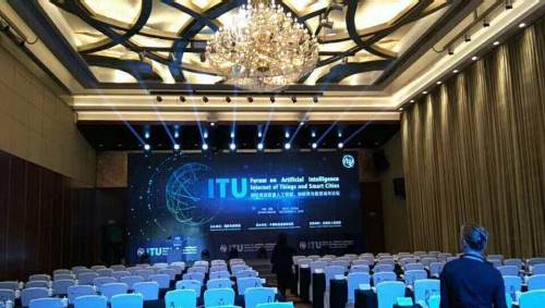 展會陪同翻譯價格是多少？不同語種有差異嗎？