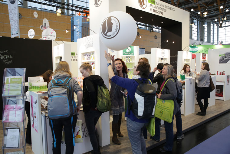 米蘭展會(huì)陪同一天多少錢?是如何來(lái)收費(fèi)的